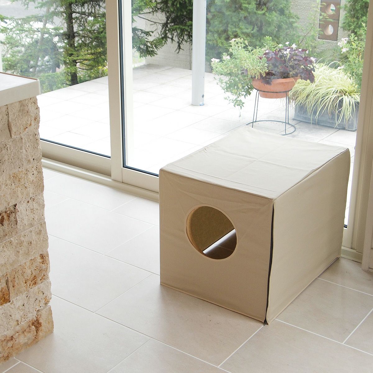 おしゃれな猫用インテリア家具。猫用トイレカバー