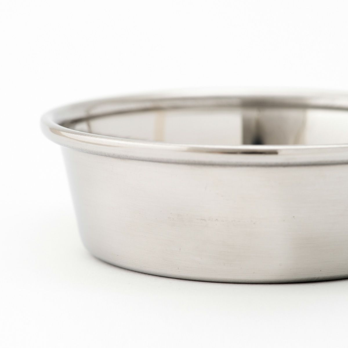 熟練職人が作った日本製のステンレス製食器。猫用ステンレス食器