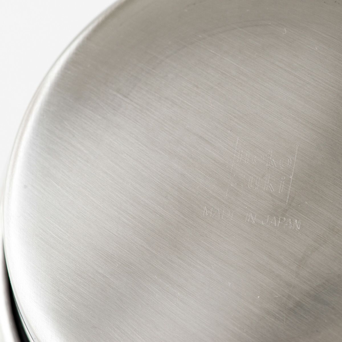 熟練職人が作った日本製のステンレス製食器。猫用ステンレス食器