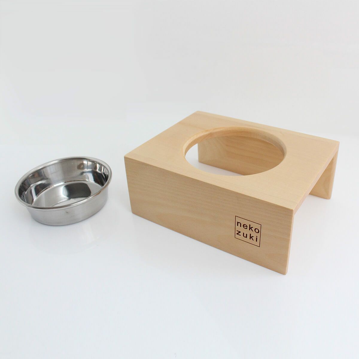 熟練職人が作った日本製のステンレス製食器。猫用ステンレス食器