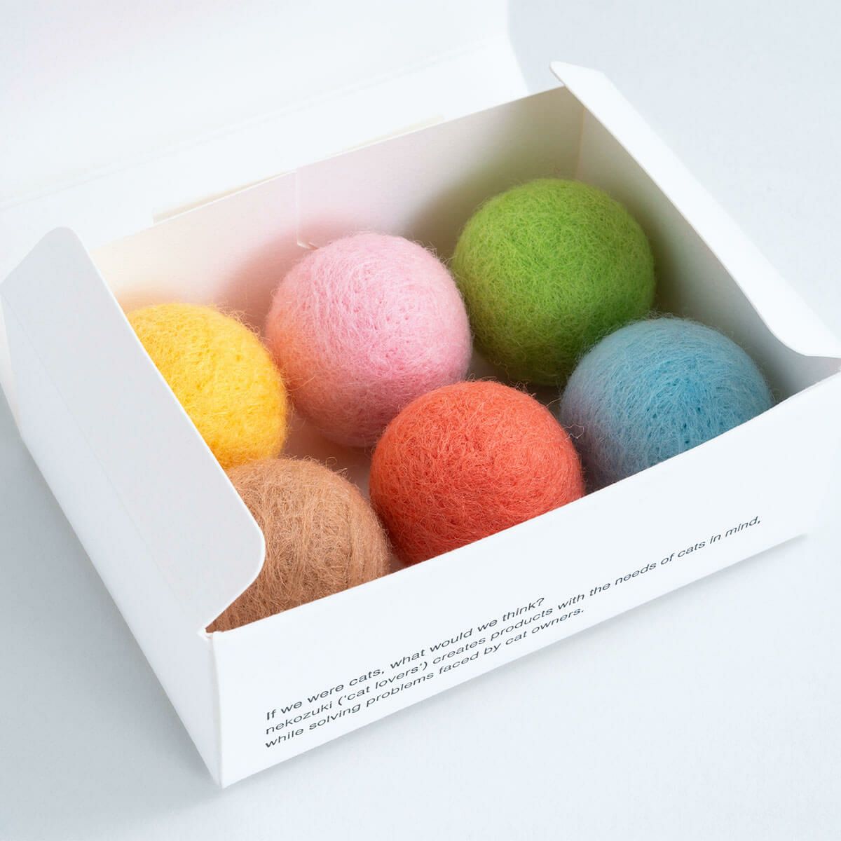 猫さんへのギフトに。猫用おもちゃねこずきころころ