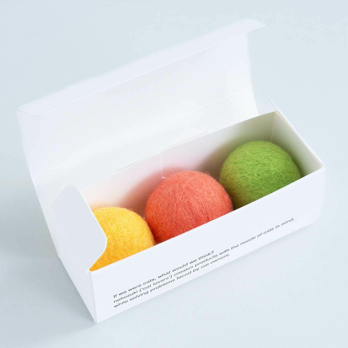 猫さんへのギフトに。猫用おもちゃねこずきころころ