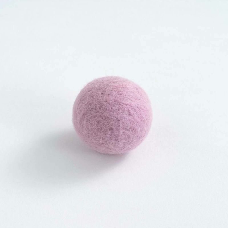 猫さんへのギフトに。猫用おもちゃこねこころころ