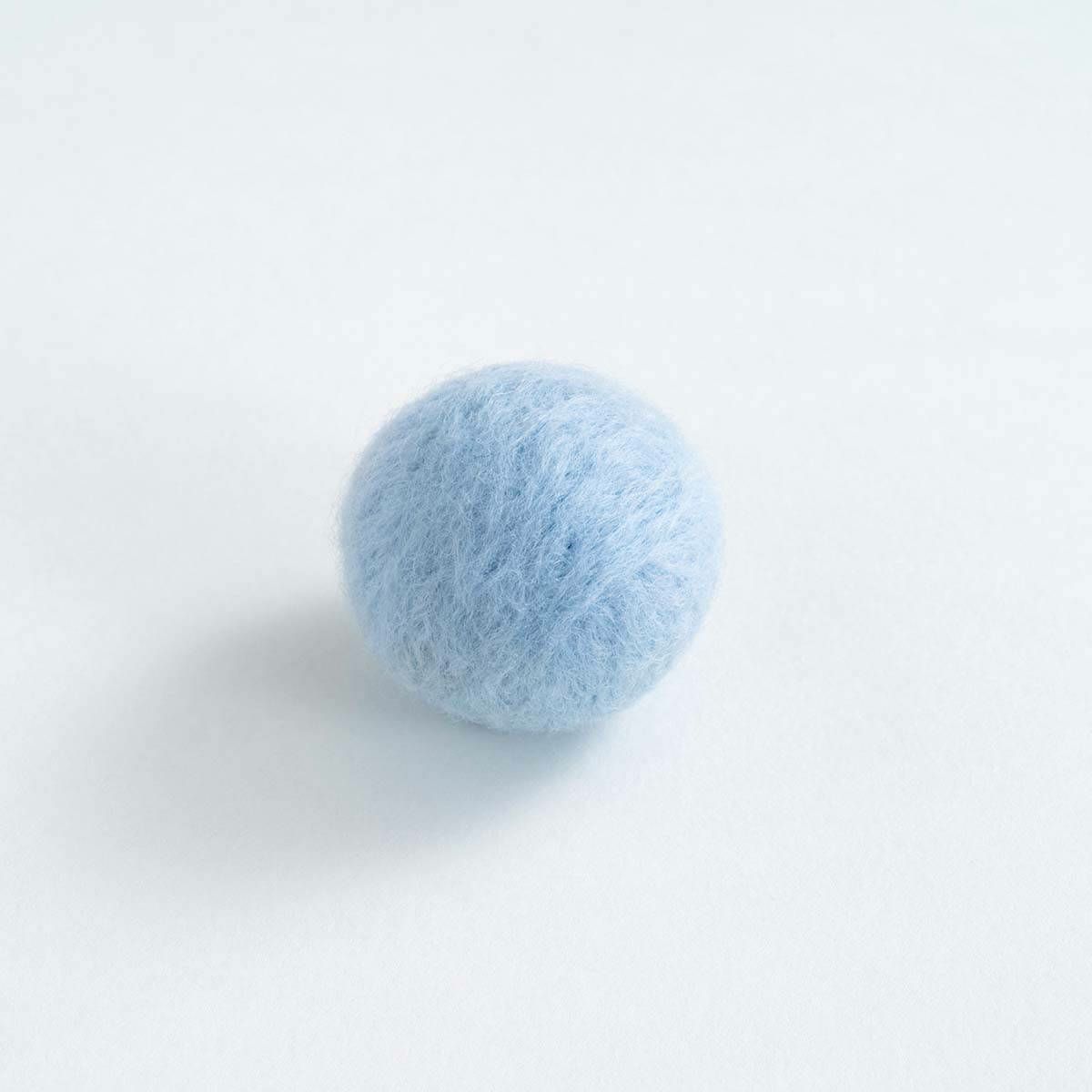 猫さんへのギフトに。猫用おもちゃこねこころころ