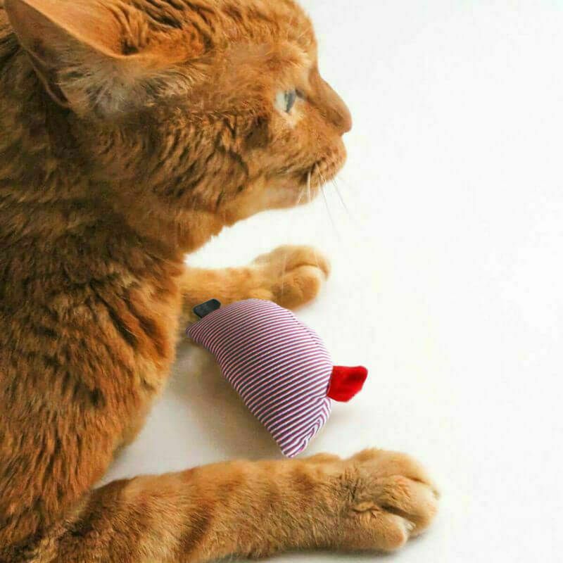 音がなるネズミの猫用おもちゃ。ねこずきねずみ