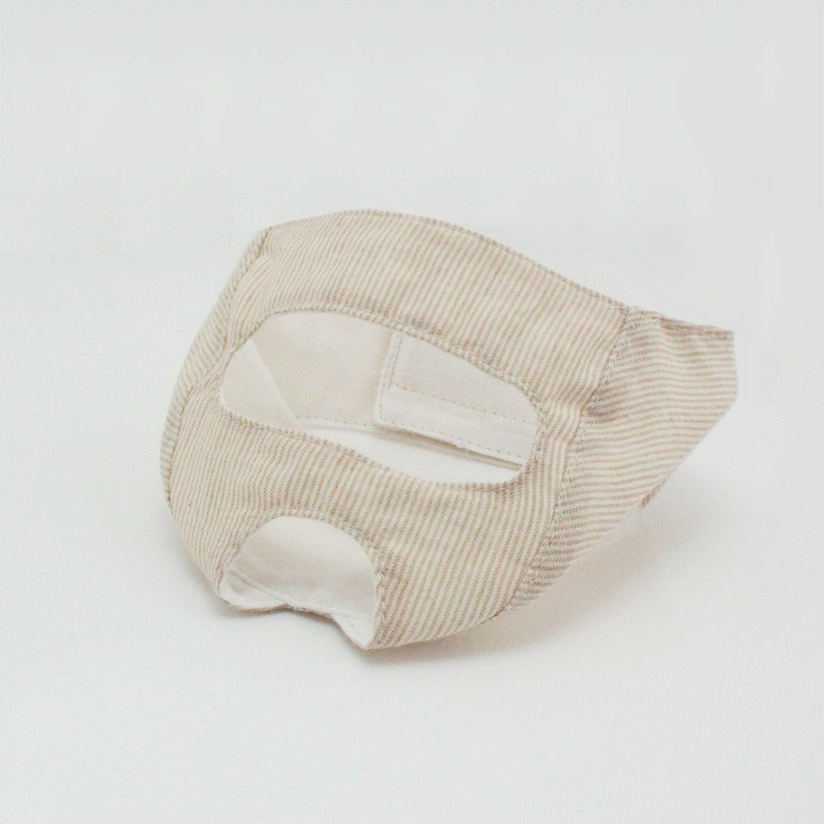 点眼時、噛まれることを予防するためのグッズ。めだしマスク