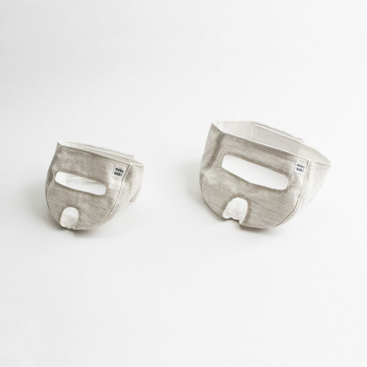 点眼時、噛まれることを予防するためのグッズ。めだしマスク