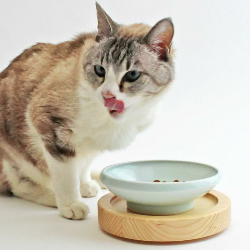 食器や猫の成長に応じて高さ変更・調整可能な食器台！シンプルでおしゃれな木製の日本製餌台です