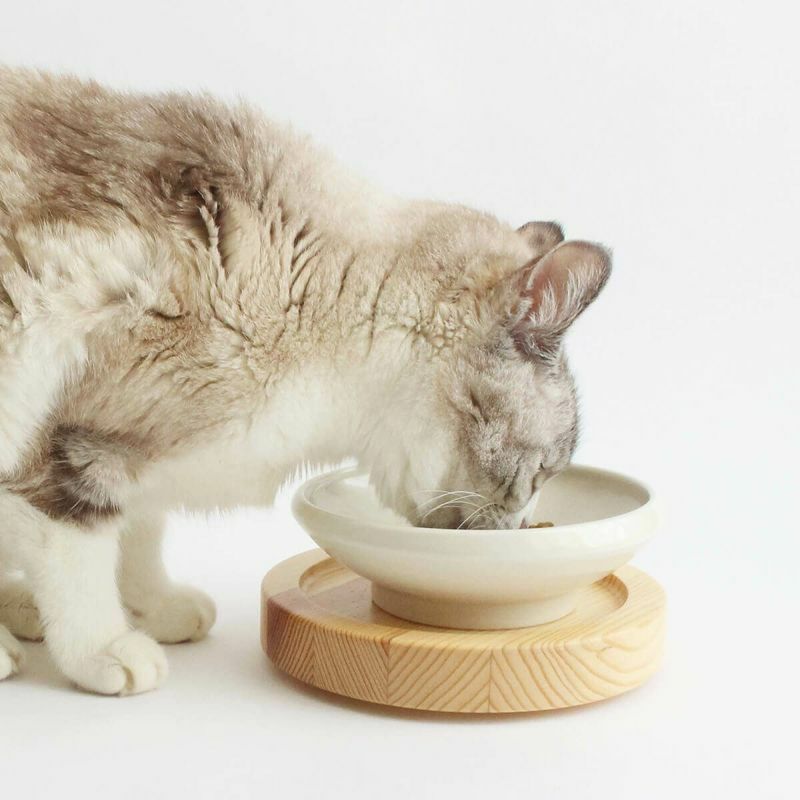 食器や猫の成長に応じて高さ変更・調整可能な食器台！シンプルでおしゃれな木製の日本製餌台です