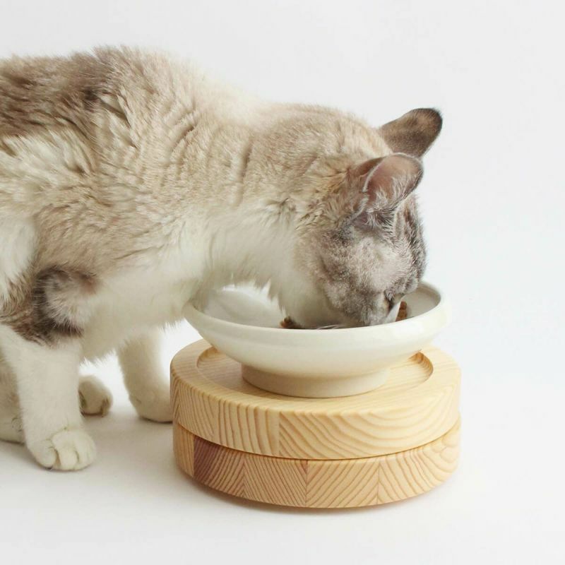 食器や猫の成長に応じて高さ変更・調整可能な食器台！シンプルでおしゃれな木製の日本製餌台です