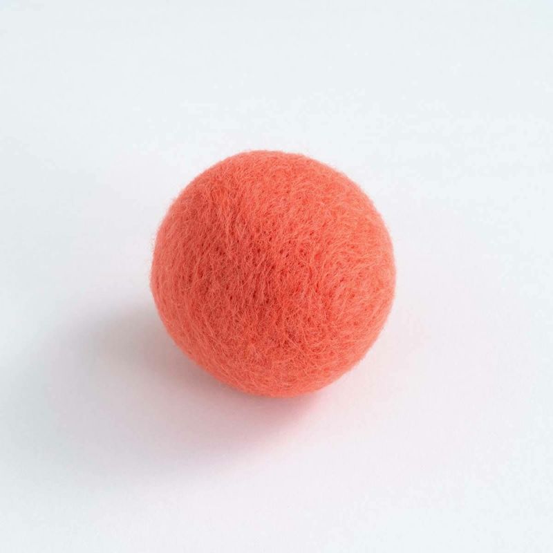 猫さんへのギフトに。猫用おもちゃねこずきころころLARGE