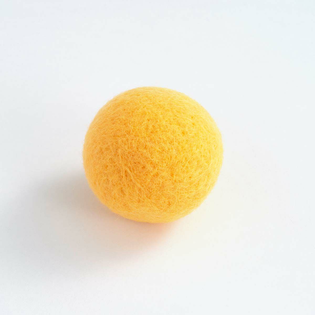 猫さんへのギフトに。猫用おもちゃねこずきころころLARGE