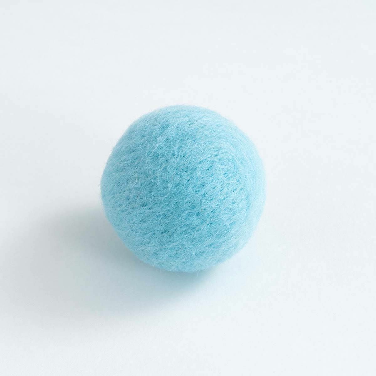 猫さんへのギフトに。猫用おもちゃねこずきころころLARGE