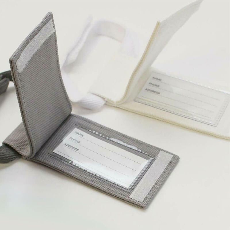 もしもに備えて連絡先を記入可能。ねこずきなトート専用ネームタグ