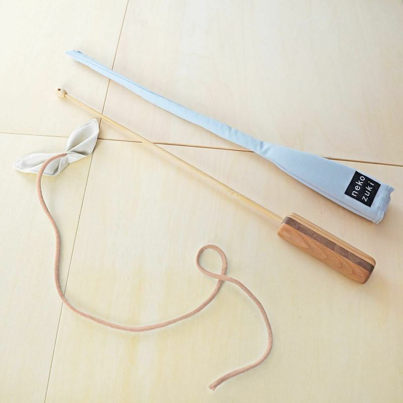 竹のしなりがネコの狩猟本能を刺激。猫用おもちゃたのしんぼう＋