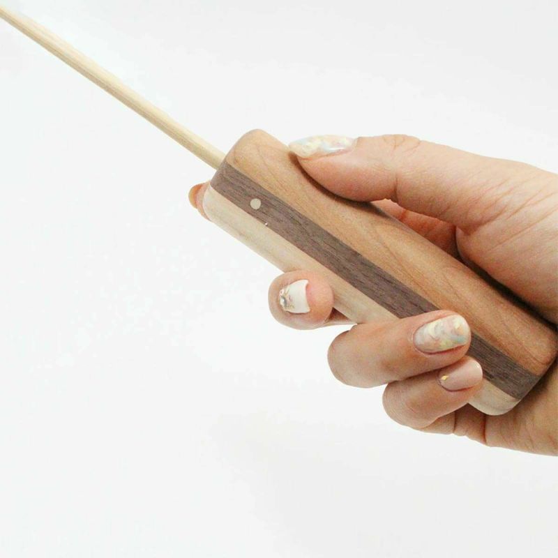 竹のしなりがネコの狩猟本能を刺激。猫用おもちゃたのしんぼう＋