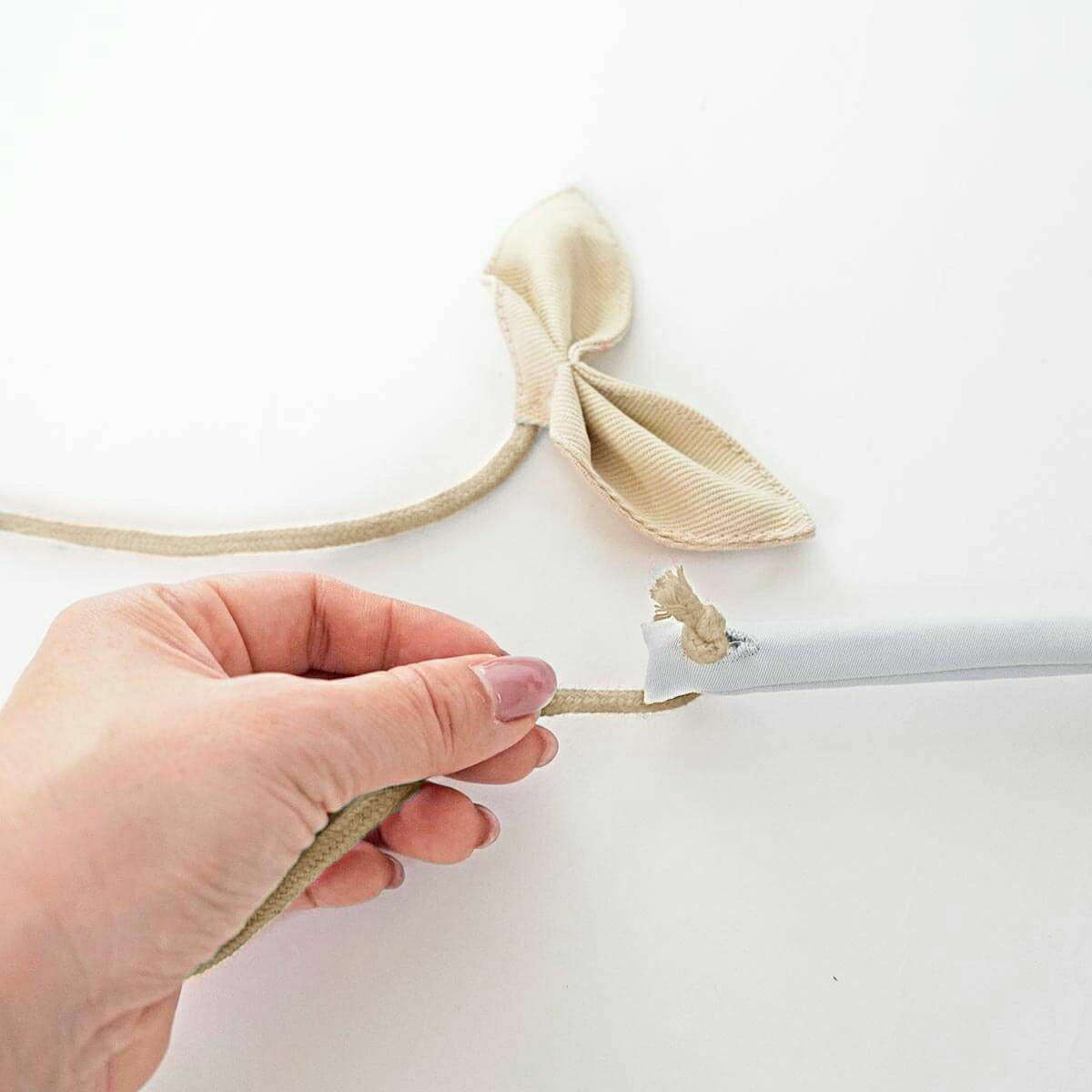 竹のしなりがネコの狩猟本能を刺激。猫用おもちゃたのしんぼう＋