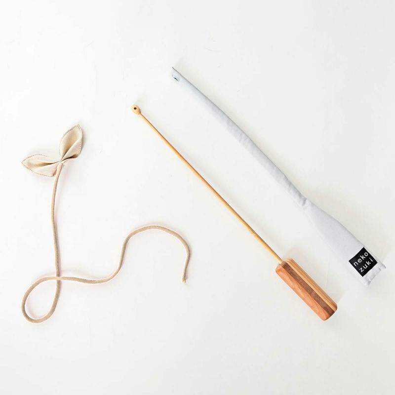 竹のしなりがネコの狩猟本能を刺激。猫用おもちゃたのしんぼう＋